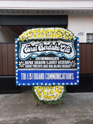 Papan Bunga Duka di Giritontro